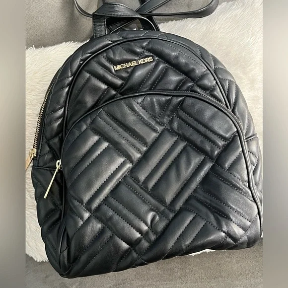 MICHAEL KORS Abbey Medium Quilted Leather Backpack - Picture 3 of 13